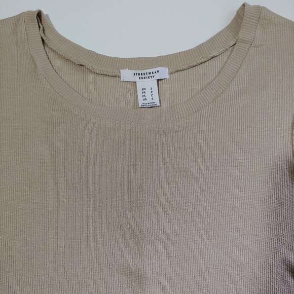 STREETWEAR SOCIETY Tunic Top with Short Sleeves - Picture 2 of 2